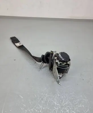 Toyota Avensis T270 Rear seatbelt 7336005200