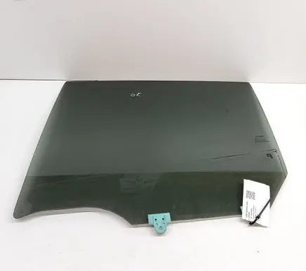 Nissan Leaf II (ZE1) Rear door window glass 823013NL2A