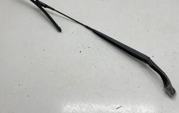 Nissan Qashqai Windshield/front glass wiper blade 80017917