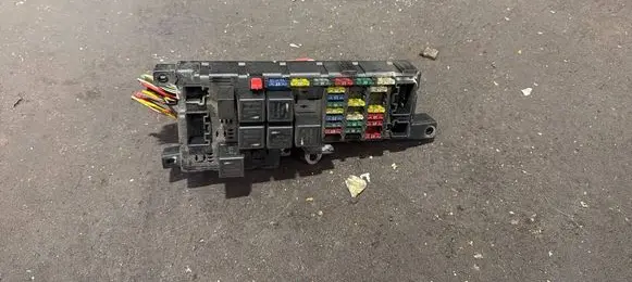 Volvo S80 Fuse box set 30728008 518828108