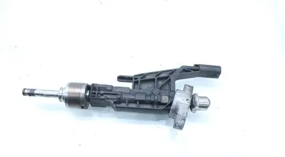 BMW X1 F48 F49 Fuel injector 8656548