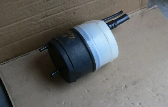 Land Rover Discovery 3 - LR3 Vacuum air tank C62JA