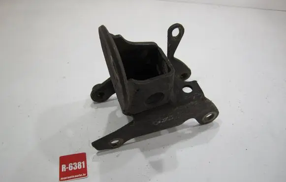 Volkswagen Golf II Engine mount bracket
