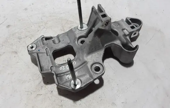 Renault Clio V Generator/alternator bracket 117100072R