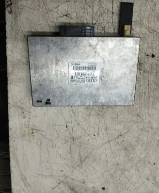 Audi A4 S4 B7 8E 8H Bluetooth control unit module 8P0862335M