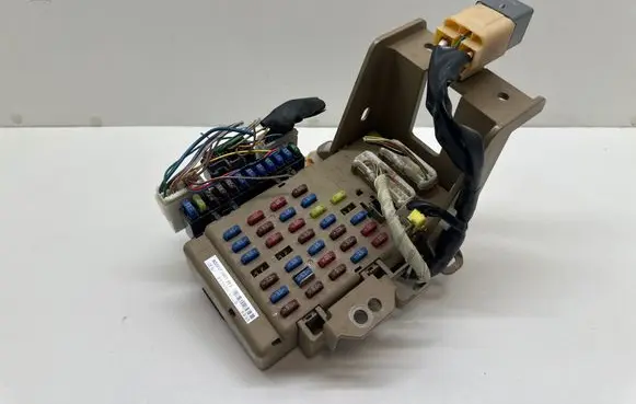 Subaru Impreza IV Fuse module 82201FJ000