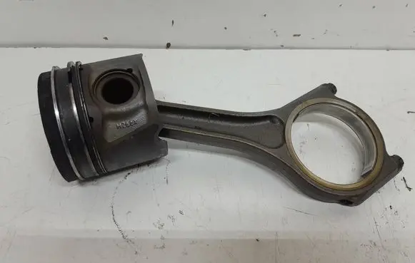 Peugeot 607 Piston with connecting rod H268X