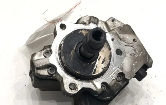 BMW 3 E90 E91 Fuel injection high pressure pump 7788670