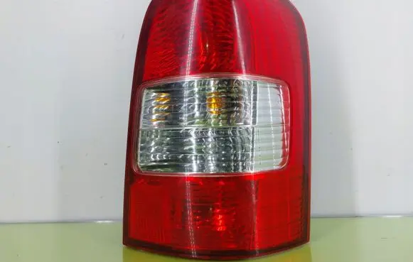 Mazda MPV II LW Rear/tail lights 