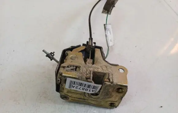 Renault Scenic I Rear door lock 7700287799