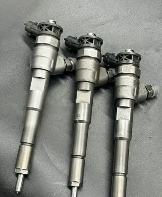 Dacia Dokker Fuel injectors set 8200453073 0445110652