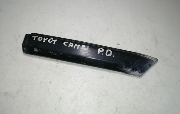 Toyota Camry Fender trim (molding)