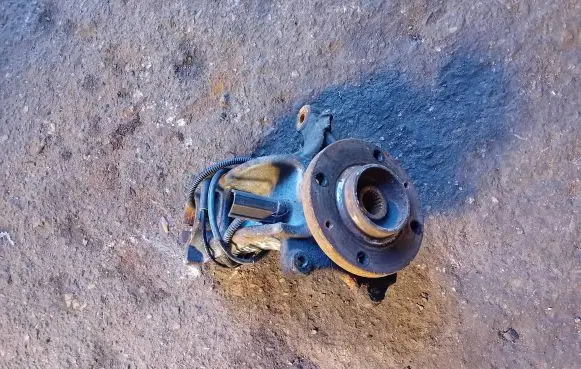 Citroen C4 Cactus Front wheel hub
