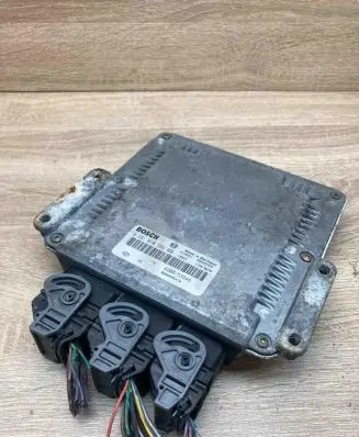 Renault Laguna II Engine control unit/module ECU 8200153946 0281010556 WithPlug