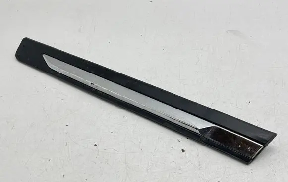 Nissan X-Trail T32 Rear door trim (molding) 828766FR0A