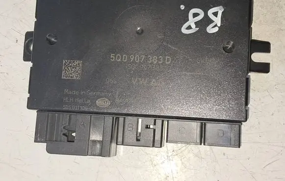 Volkswagen PASSAT B8 Tow bar trailer control unit/module 5q0907383D