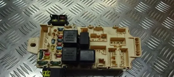 Mitsubishi Pajero Pinin Fuse box cover 9G30-0752