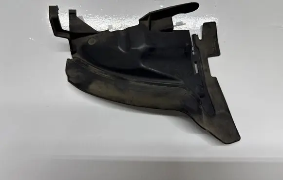 Volvo V70 Intercooler air guide/duct channel 31383024