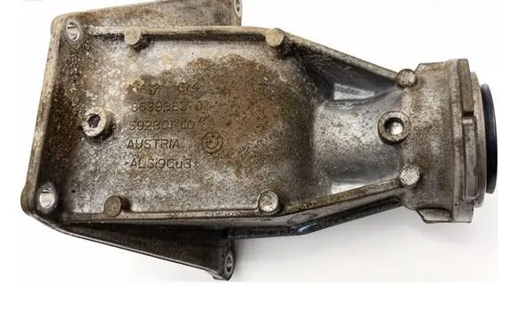 BMW 3 G20 G21 Driveshaft support bearing bracket 8639383