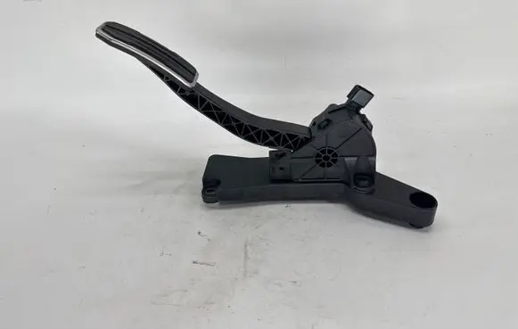 Jaguar XE Accelerator throttle pedal GX7M9F836CC