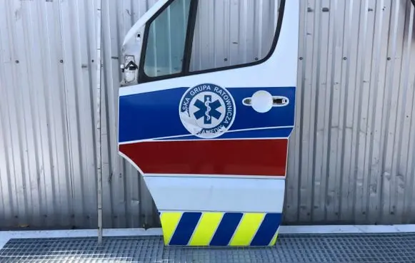 Mercedes-Benz Sprinter W906 Front door 