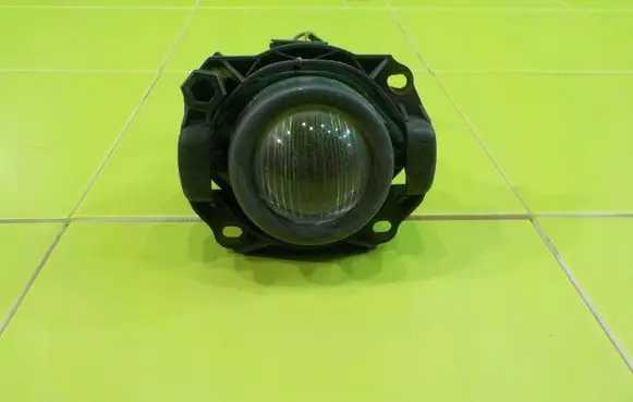 BMW X3 E83 Front fog light 6990165 PRAWY