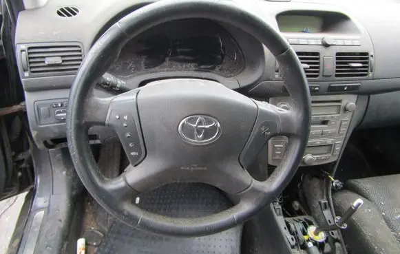 Toyota Avensis Verso Steering wheel 
