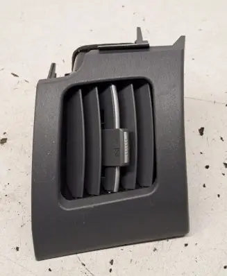 Toyota Prius (XW30) Dashboard side air vent grill/cover trim 5568647020