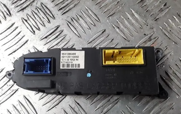 Peugeot 607 Seat control module 9641086480