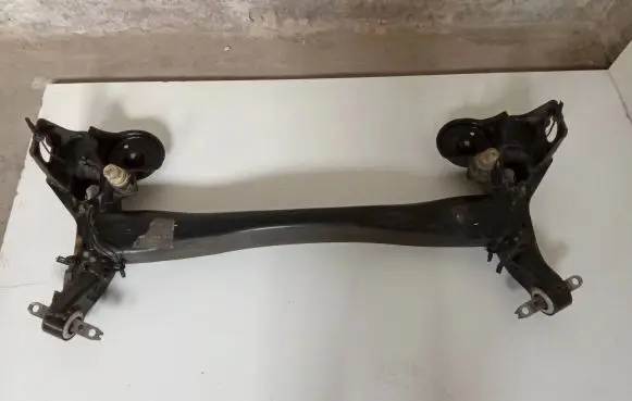 Peugeot 308 Rear axle beam P110140730194861
