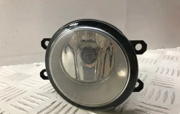 Toyota Avensis T270 Front fog light 812100D040 812100D041 812100D042