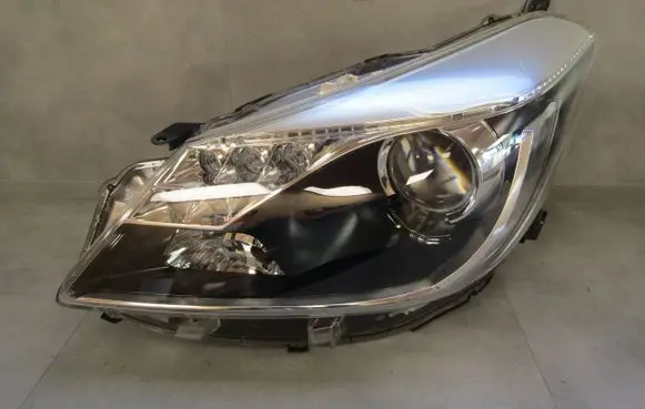 Toyota Yaris Headlight/headlamp KOITO0D-93