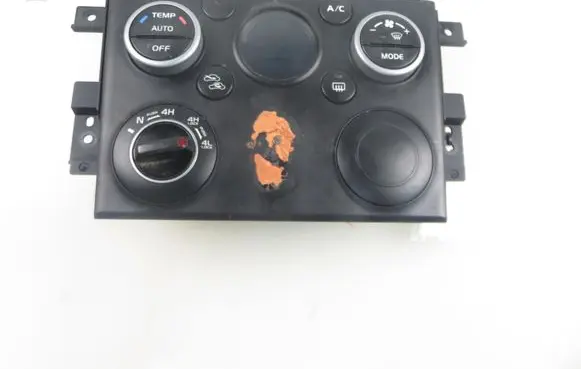 Suzuki Grand Vitara II Interior fan control switch 3952079K20