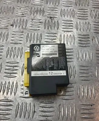 Volkswagen PASSAT B6 Air suspension control unit module (rear) 003B1PS823VQ 5006310P 391125