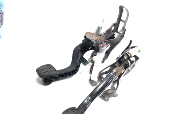 Toyota Yaris Pedal assembly 