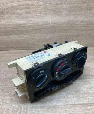 Mercedes-Benz A W168 Climate control unit 1688300485 Q121899