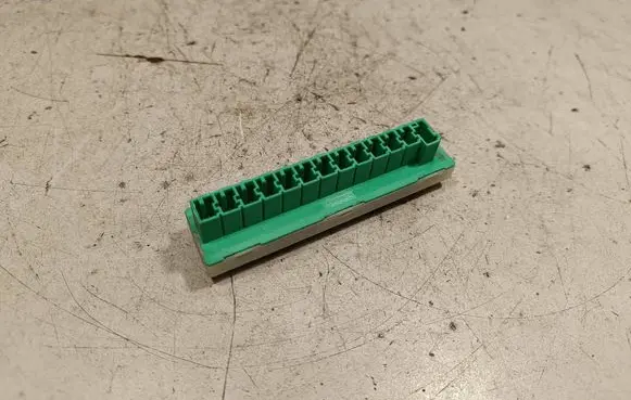 Voltage converter inverter