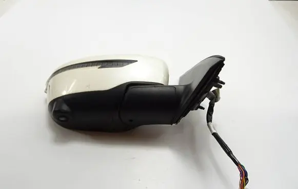 Nissan Qashqai Front door electric wing mirror