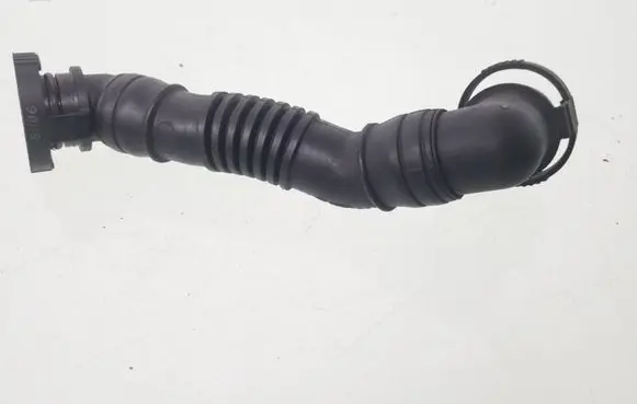 Volkswagen PASSAT B6 Breather hose/pipe 03G103493D