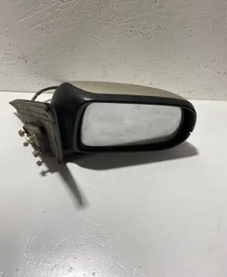 Mazda 626 Front door electric wing mirror E13010142