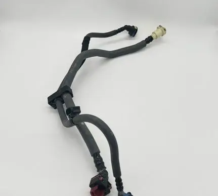 Chrysler 200 Fuel distributor 68110204AD