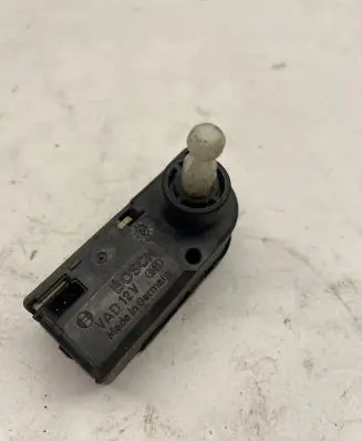 Headlight level adjustment motor