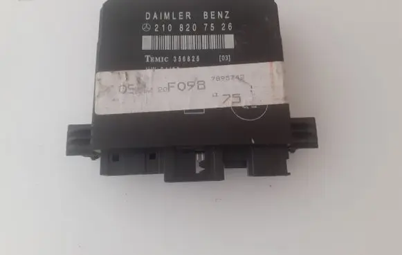 Mercedes-Benz E W210 Door control unit/module 2108207526