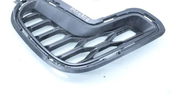 Dodge Durango III Front fog light trim/grill F015L