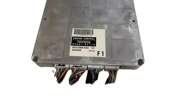 Toyota Corolla Verso AR10 Engine control unit/module 896610F110 MB1758009261