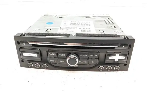 Radio/GPS head unit trim