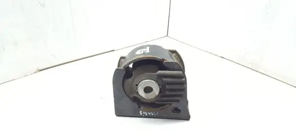 Toyota Auris 150 Engine mount bracket