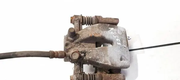 Toyota Avensis T250 Rear brake caliper