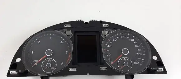 Volkswagen PASSAT CC Speedometer (instrument cluster) 3C8920870C M4710