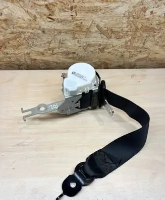 BMW 7 F01 F02 F03 F04 Rear seatbelt 33061254B 28022013 WY0WX90